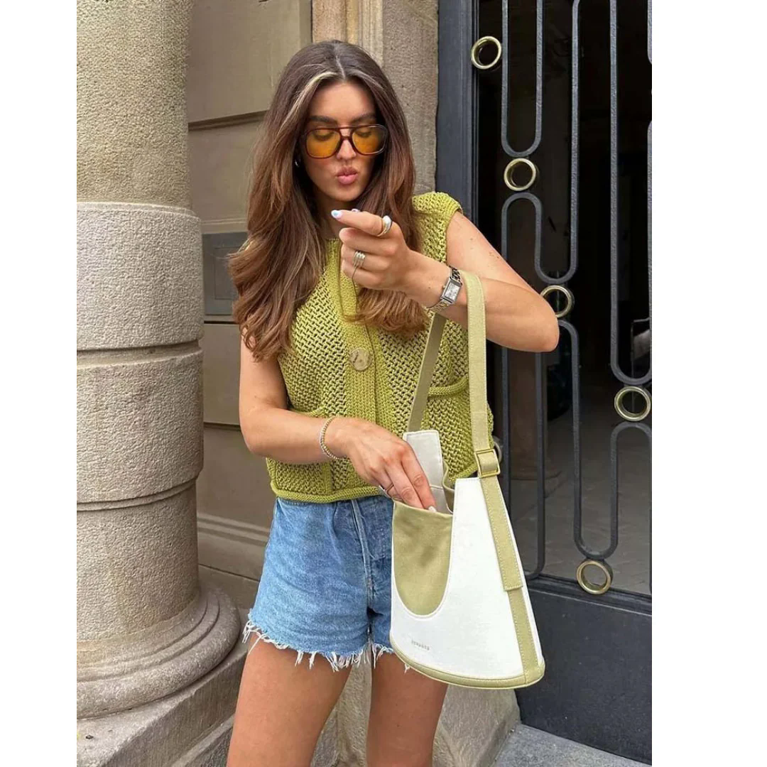 Fashion Canberra I Zita SoftForm Knit Vest